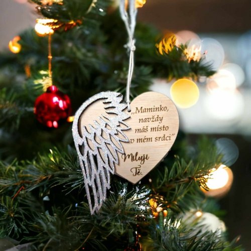 Vánoční ozdoba s posláním Mamince - Typ ozdůbky s posláním: Andělské křídlo - text: "Maminko, navždy máš místo v mém srdci." Miluji Tě.