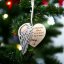 Vánoční ozdoba s posláním Mamince - Typ ozdůbky s posláním: Andělské křídlo - text: "Maminko, děkuji, že jsi právě Ty ta moje." Miluji Tě.